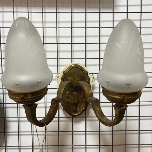 Wall lamp with two balls - Image 2