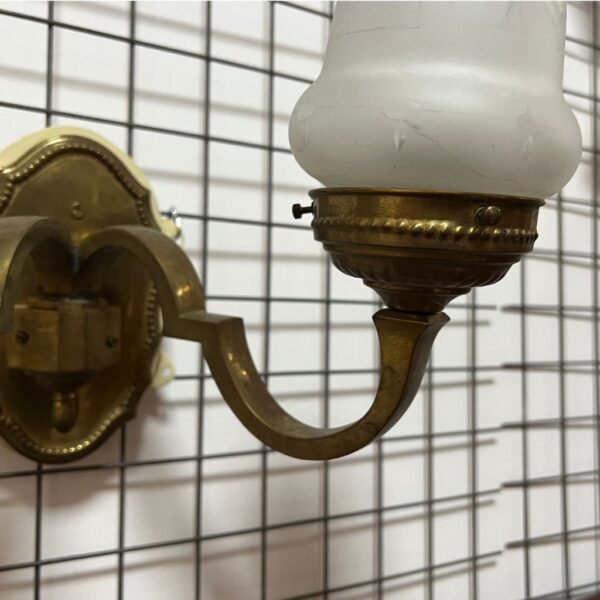 Wall lamp with two balls - Image 3