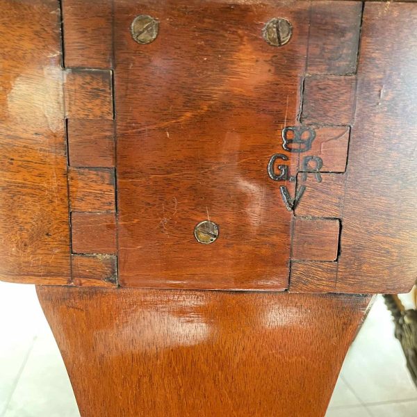 English table - Image 6